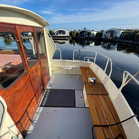 Suesses Motorboot - Bremen Ueberseestadt المظهر الخارجي الصورة