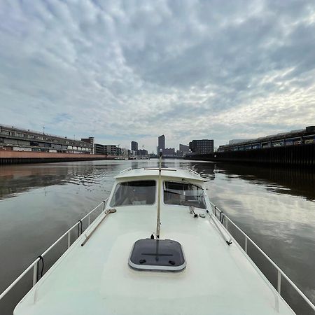 Suesses Motorboot - Bremen Ueberseestadt المظهر الخارجي الصورة