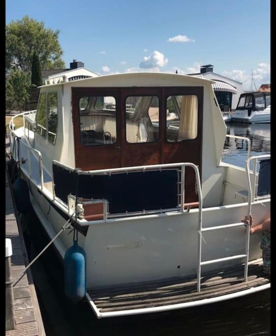 Suesses Motorboot - Bremen Ueberseestadt المظهر الخارجي الصورة