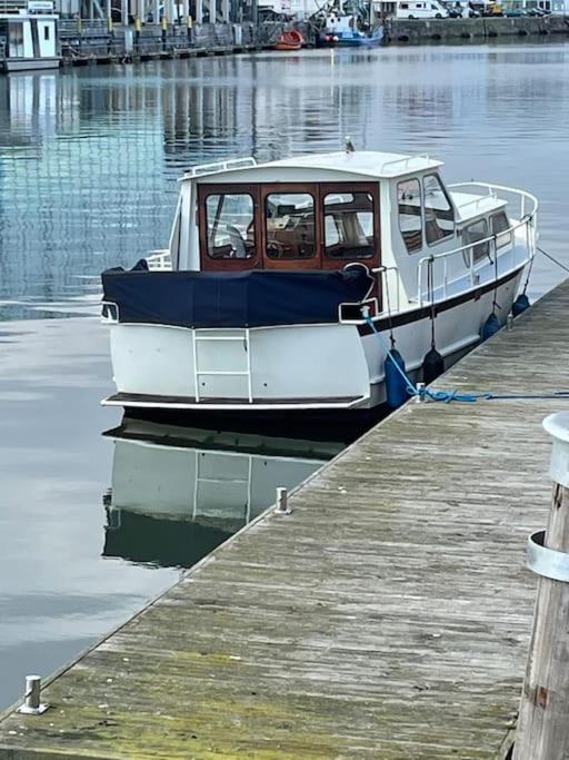 Suesses Motorboot - Bremen Ueberseestadt المظهر الخارجي الصورة