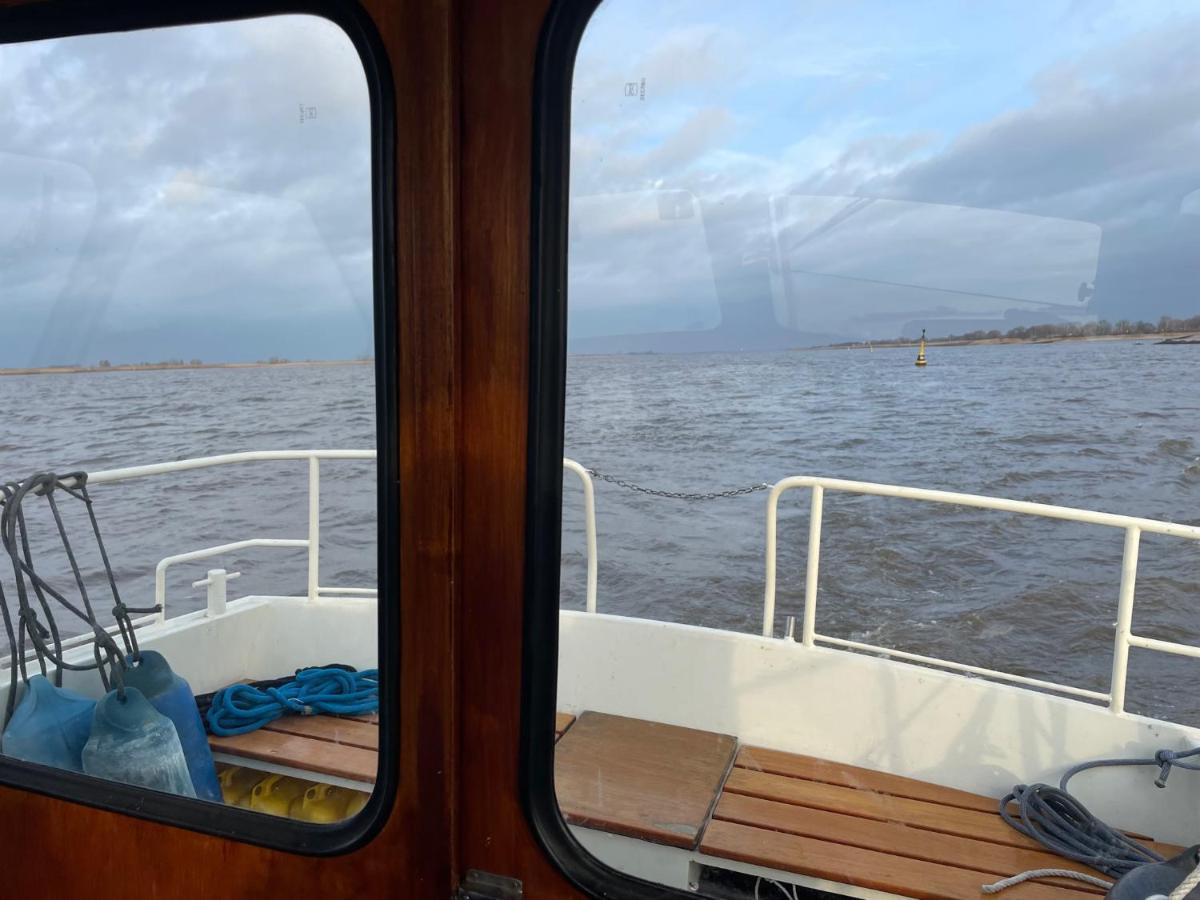Suesses Motorboot - Bremen Ueberseestadt المظهر الخارجي الصورة