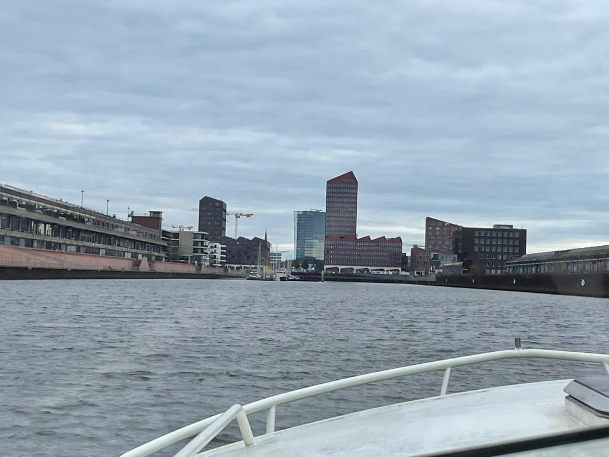 Suesses Motorboot - Bremen Ueberseestadt المظهر الخارجي الصورة