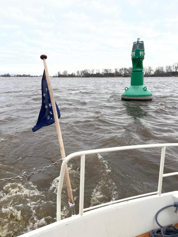 Suesses Motorboot - Bremen Ueberseestadt المظهر الخارجي الصورة