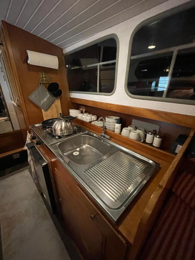 Suesses Motorboot - Bremen Ueberseestadt المظهر الخارجي الصورة