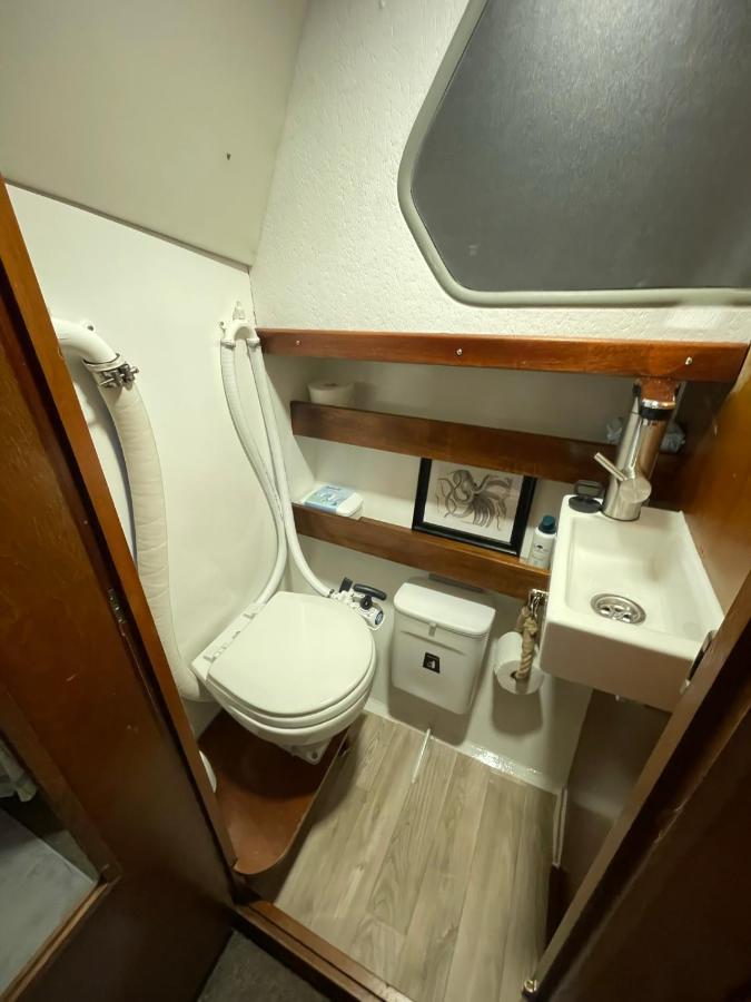 Suesses Motorboot - Bremen Ueberseestadt المظهر الخارجي الصورة