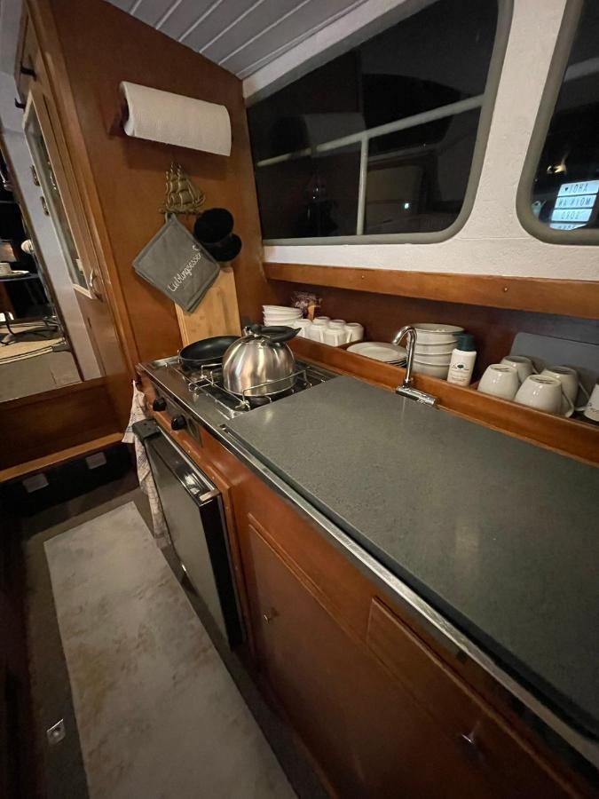 Suesses Motorboot - Bremen Ueberseestadt المظهر الخارجي الصورة