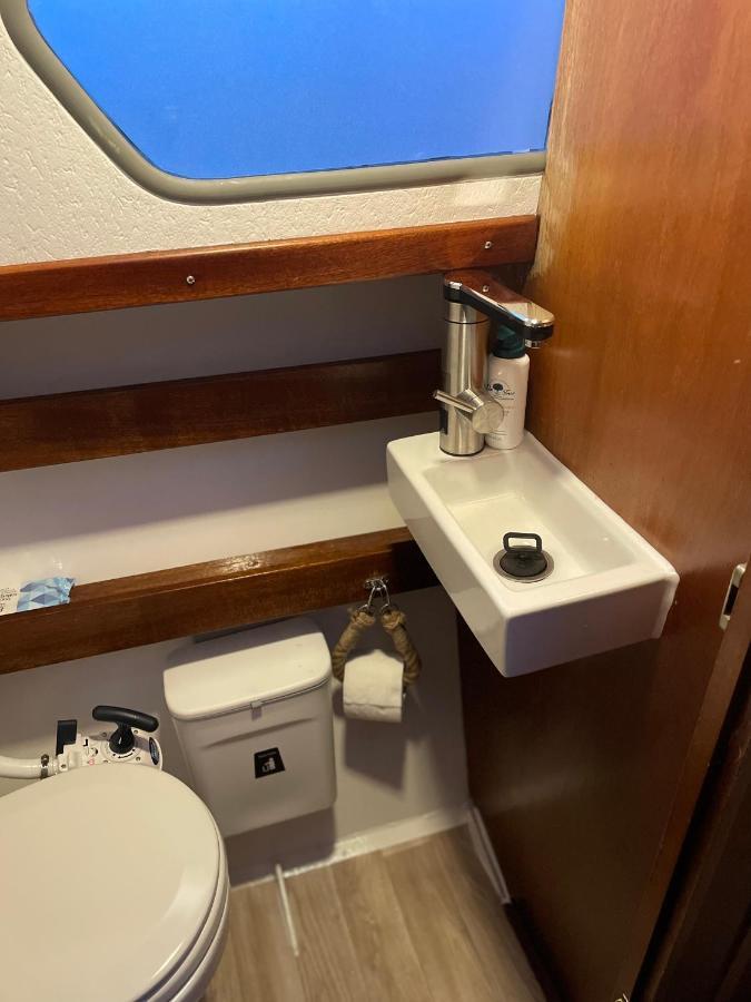Suesses Motorboot - Bremen Ueberseestadt المظهر الخارجي الصورة
