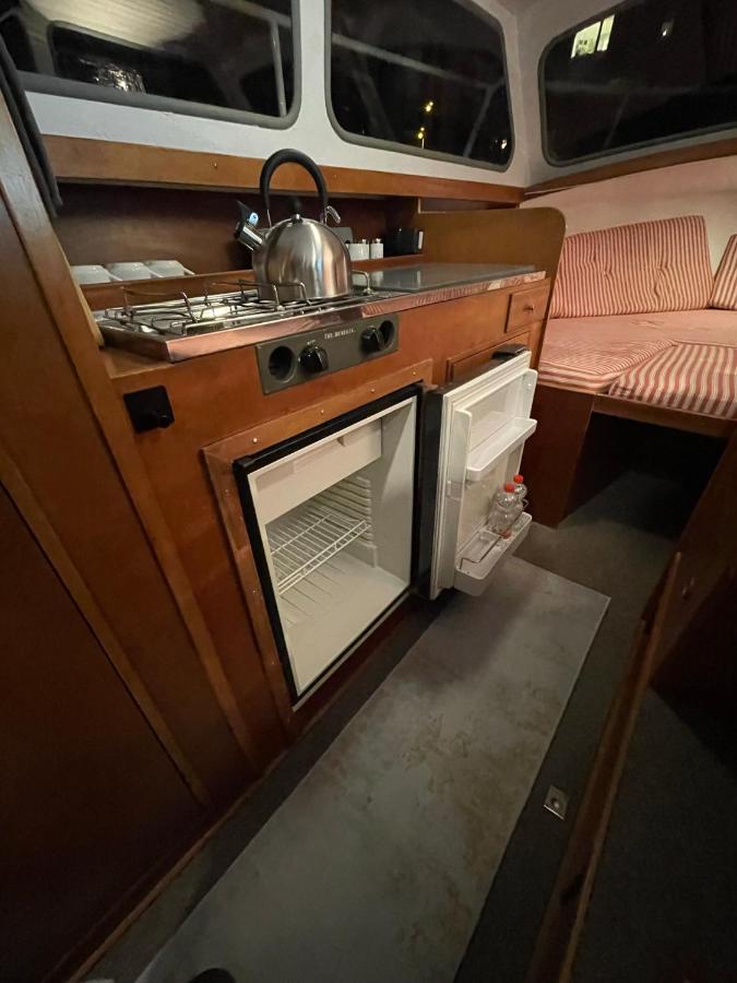 Suesses Motorboot - Bremen Ueberseestadt المظهر الخارجي الصورة